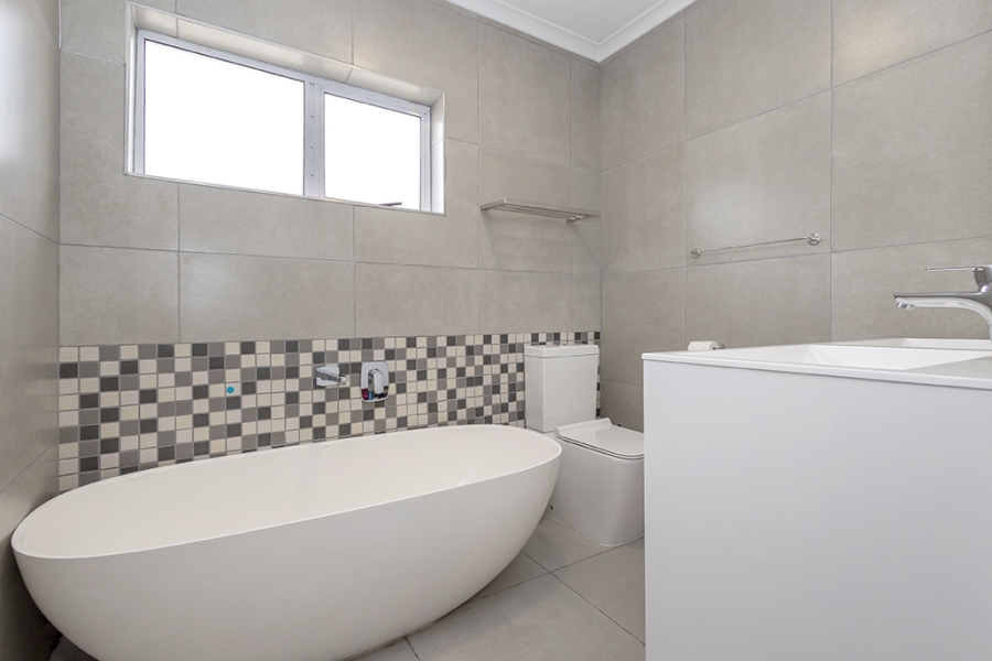 3 Bedroom Property for Sale in Sunningdale Western Cape